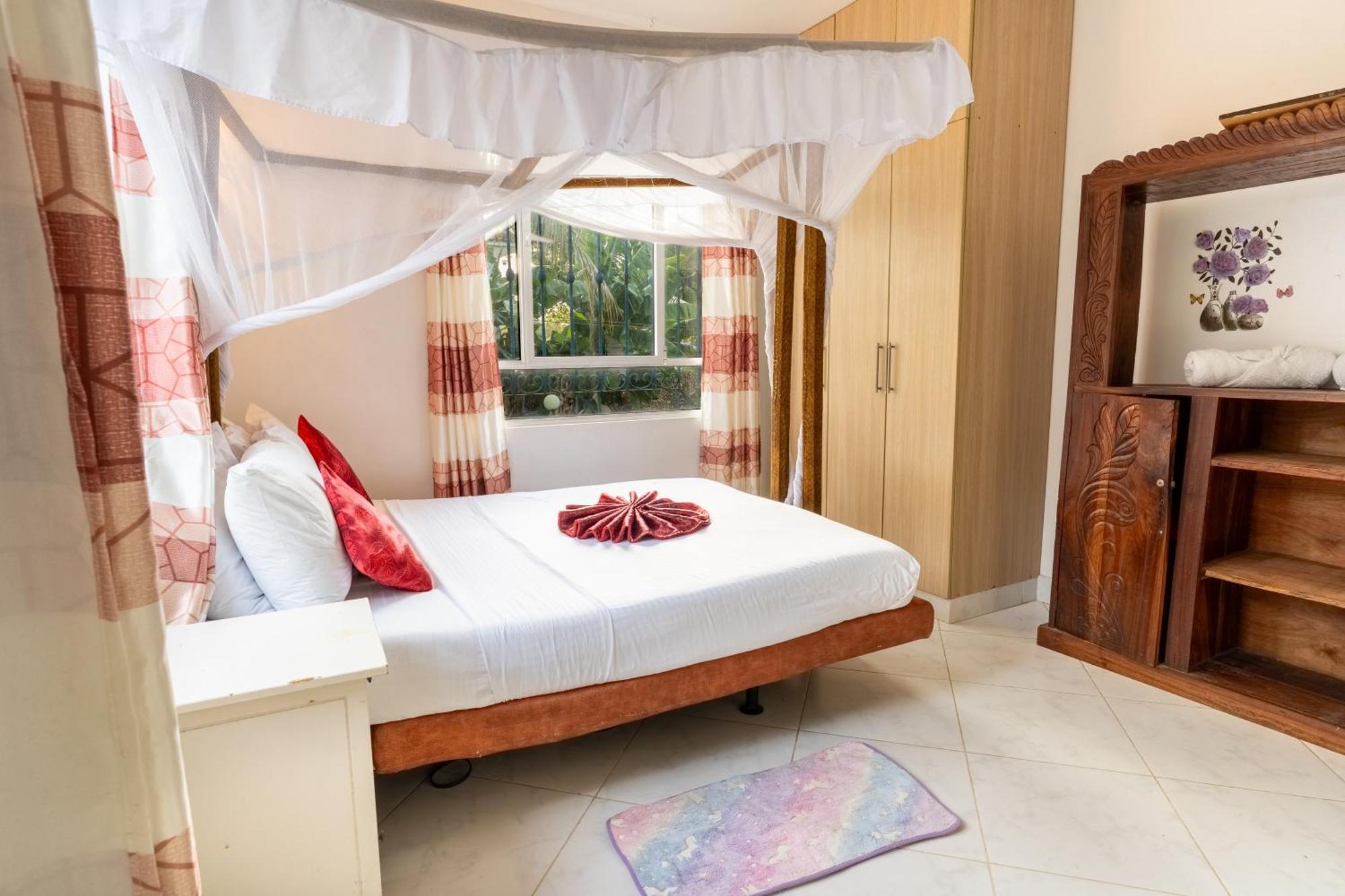 Queens Chateau Boutique Villa Praia de Diani Exterior foto