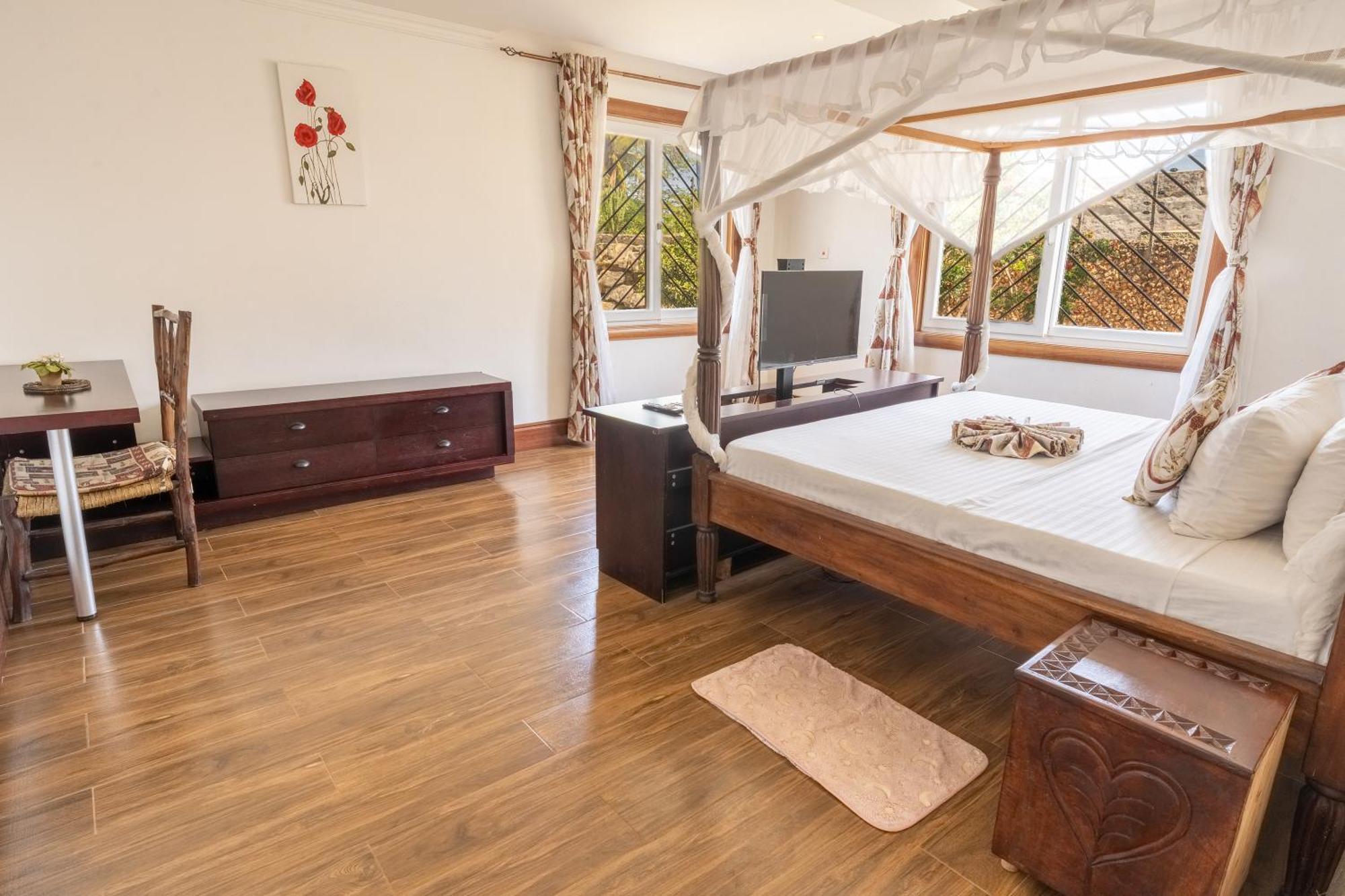 Queens Chateau Boutique Villa Praia de Diani Exterior foto