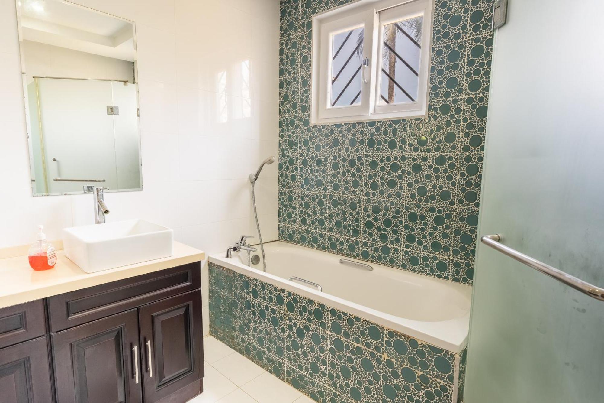 Queens Chateau Boutique Villa Praia de Diani Exterior foto