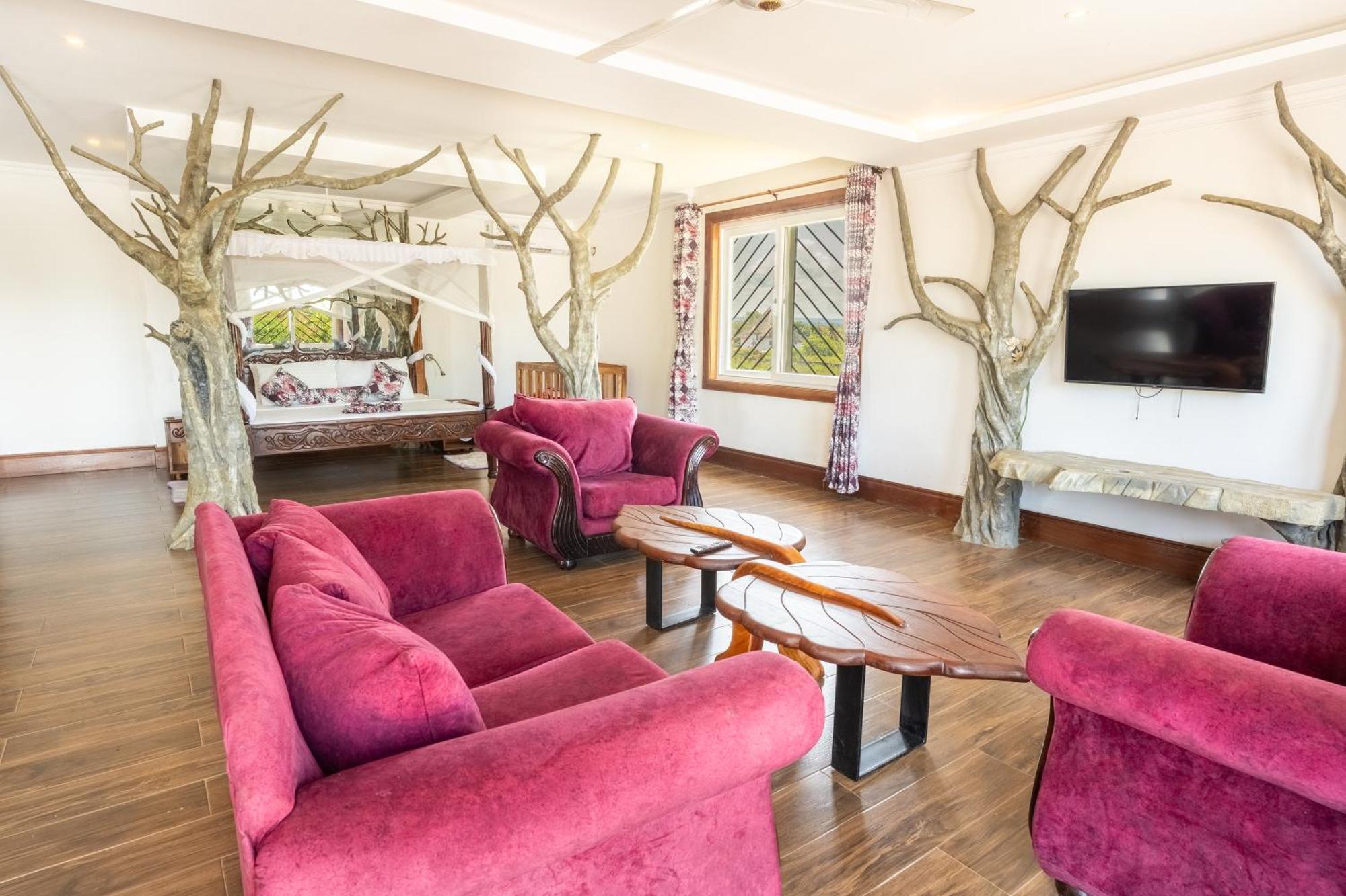 Queens Chateau Boutique Villa Praia de Diani Exterior foto