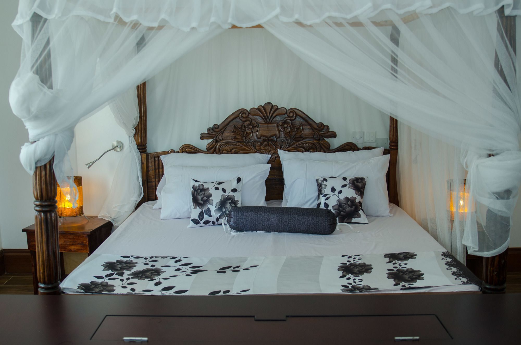 Queens Chateau Boutique Villa Praia de Diani Exterior foto